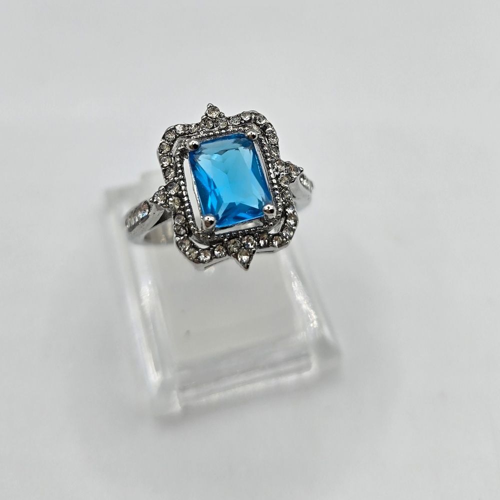 Classy Natural Blue Topaz 925 Sterling Silver Ring